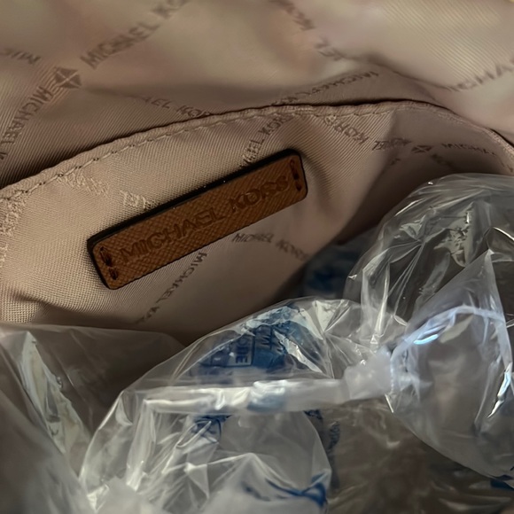 MICHAEL KORS JET SET TRAVEL CROSSBODY DOME LEATHER 9x7 - Picture 6 of 9